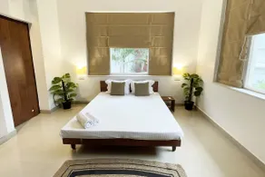 Luxe 1BHK Studio In City Centre In Metro - Image 5
