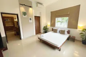 Luxe 1BHK Studio In City Centre In Metro - Image 3