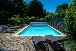 Superb Restored Barn with Private Pool and Hot Tub - Image 2