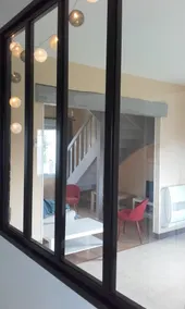 Bright house in a residential area - Image 5