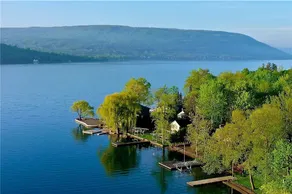 Lakeside 2-bedroom condo with many amenities. - Image 3