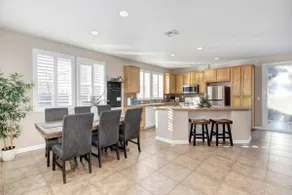 Clean Beautiful Professionally Furnished Lux Home - Image 3