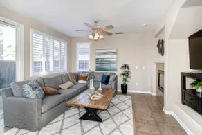 Clean Beautiful Professionally Furnished Lux Home - Image 2