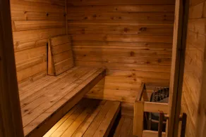 The Lazy Loon: Backyard+Walkable+Sauna+4BR - Image 2