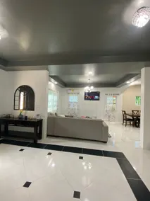 Newly spacious, 3 bedroom home, near downtown - Image 5