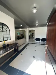 Newly spacious, 3 bedroom home, near downtown - Image 4