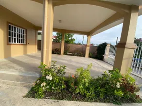 Newly spacious, 3 bedroom home, near downtown - Image 2