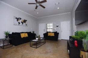 Upscale Peaceful Fun House w/ Deck- 2 Min walk to Grambling Campus - Image 4
