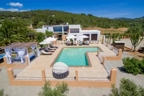 Cana Marina Family Friendly Rural House with Pool - Image 2