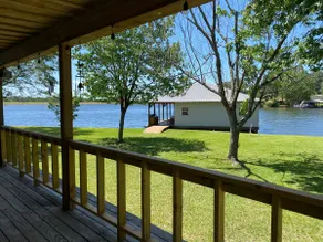 Cozy Lake House with Amazing Views Close to Hooks Marina - Image 2