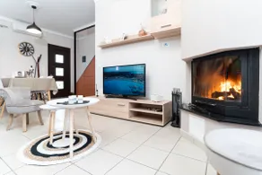 Seaside residence with barbecue and jacuzzi - Image 2