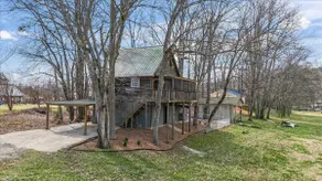 Lazy River Lodge- Sleeps 8, arcade, putting green! - Image 2