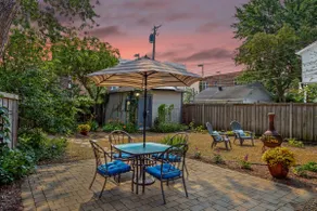 Peaceful Modern Victorian Home Near Light Rail - Image 2