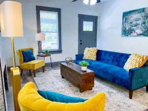 Bungalow in the Burg-Early April- May Stay Special - Image 2