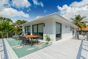 Cheerful 3 Bedroom Cottage on the River - Image 3