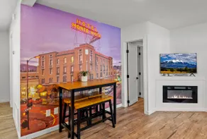Downtown Ruby Red Bungalow w/AC, Fully Fenced Yard, W/D, 2 Smart TVs, Fast WiFi - Image 4