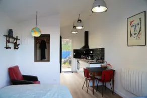 My pied-à-terre: comfortable, quiet, close to train station - Image 5