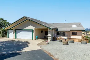Peaceful Wine Country Retreat - Image 3