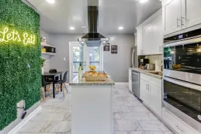 Fun getaway,w/Gameroom, near downtown and airport! - Image 2