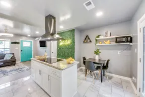 Fun getaway,w/Gameroom, near downtown and airport! - Image 5