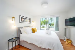 Large Modern 2 Story Home with Byron Charm & 4 Beds - Image 3