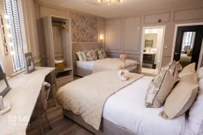 Signature 2 bedroom apartment - central Blackpool. - Image 3