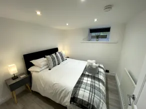 Westons Hideaway, 2 Bed, Free Parking, 6 mins walk to beach, - Image 5