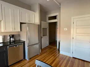 Beautiful new 1 BDR/1 BA downtown apartment B - Image 5