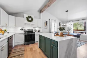 Woodstock Charm- 2 min to downtown Woodstock & Pet Friendly! - Image 2