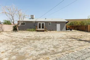 The Ridgecrest Retreat: A 3-Bedroom Getaway - Image 2
