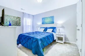 Large & Renovated in Quiet Neighborhood. - Image 2