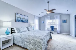 Large & Renovated in Quiet Neighborhood. - Image 4