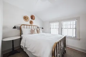 Boutique Charming Cottage | Walk to Beach & Cafés! - Image 5