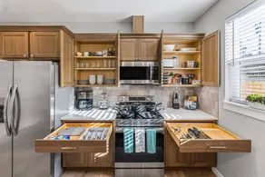 Brand New! 3 Bedroom near DT Vancouver - Image 3