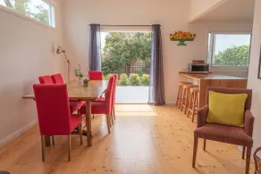 Gigi's Beach House, in the heart of Torquay - Image 3