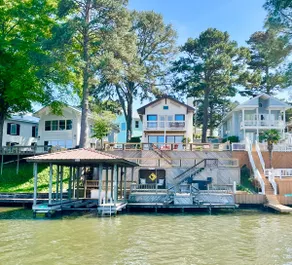 The Villa @ Kleinshore Resort / Lake Hamilton - Image 3