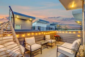 Private Rooftop Patio + 4 Story Home in Downtown FW - Image 2