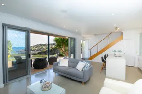 Shearwaters Apartment Waterfront Accomodation - Image 4