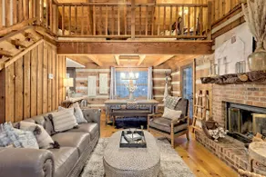 Private, Guest Favorite Cabin, Fire Pit, Close to Hiking and Downtown Clayton! - Image 4