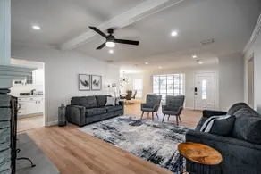 NEW! Gorgeous recently remodeled 4-bedroom spacious home with a Heated Pool . - Image 4