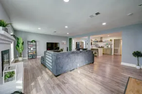 Tesla House - 4 Bed/3 Bath, Pool - Image 3