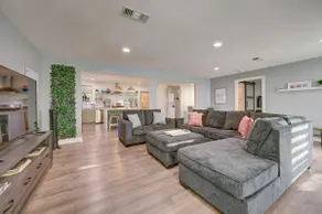 Tesla House - 4 Bed/3 Bath, Pool - Image 2