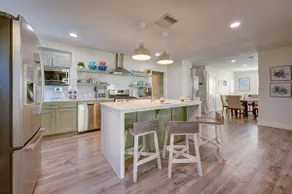 Tesla House - 4 Bed/3 Bath, Pool - Image 4