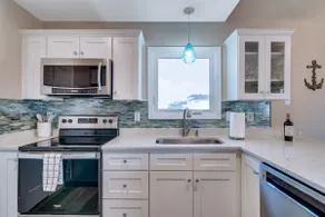 TS Bubbly- Oceanfront Home avec un bain à remous - Image 3