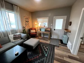 Comfortable Cottage Near The Heart Of Town - Image 4