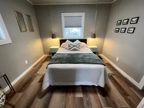 Comfortable Cottage Near The Heart Of Town - Image 5