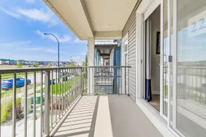 Elegant 4-Bedroom Home With Central AC/6 Beds - Image 3