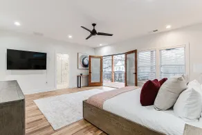 Stylish & Modern New Home Downtown Atlanta - Image 5