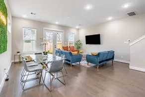 Alim Pad 2: Brand new home in down town Houston - Image 5