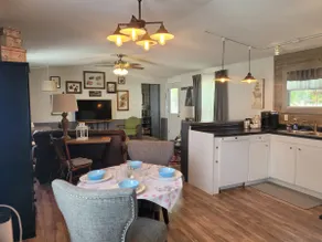 Cozy, comfy, 2 bedroom, 2 bath cottage w/kitchen - Image 3